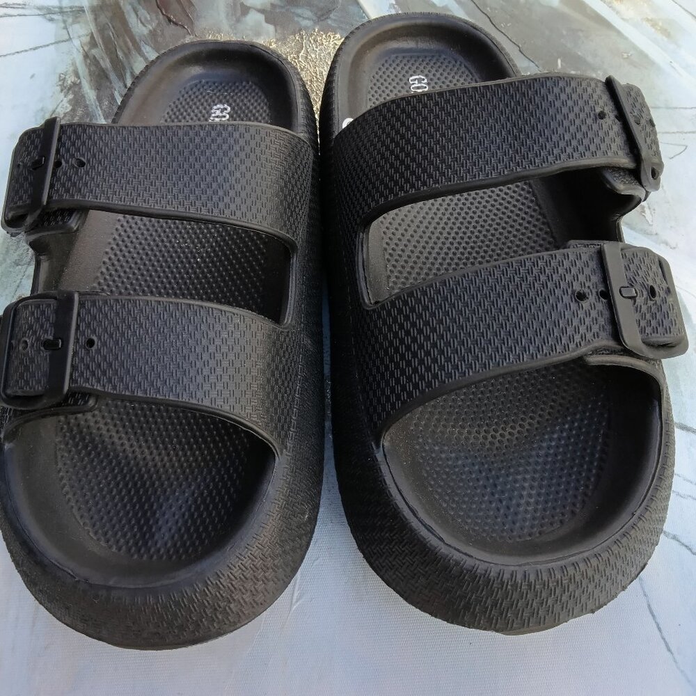 Women's slippers - Picture 2 of 4